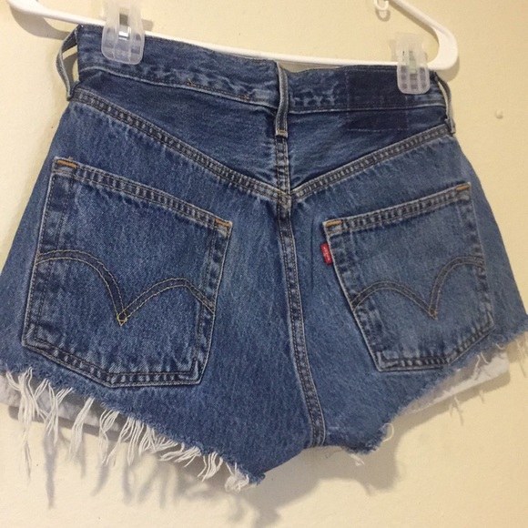 LEVIS DENIM SHORTS w/golden studs  w29L30 - Picture 10 of 16